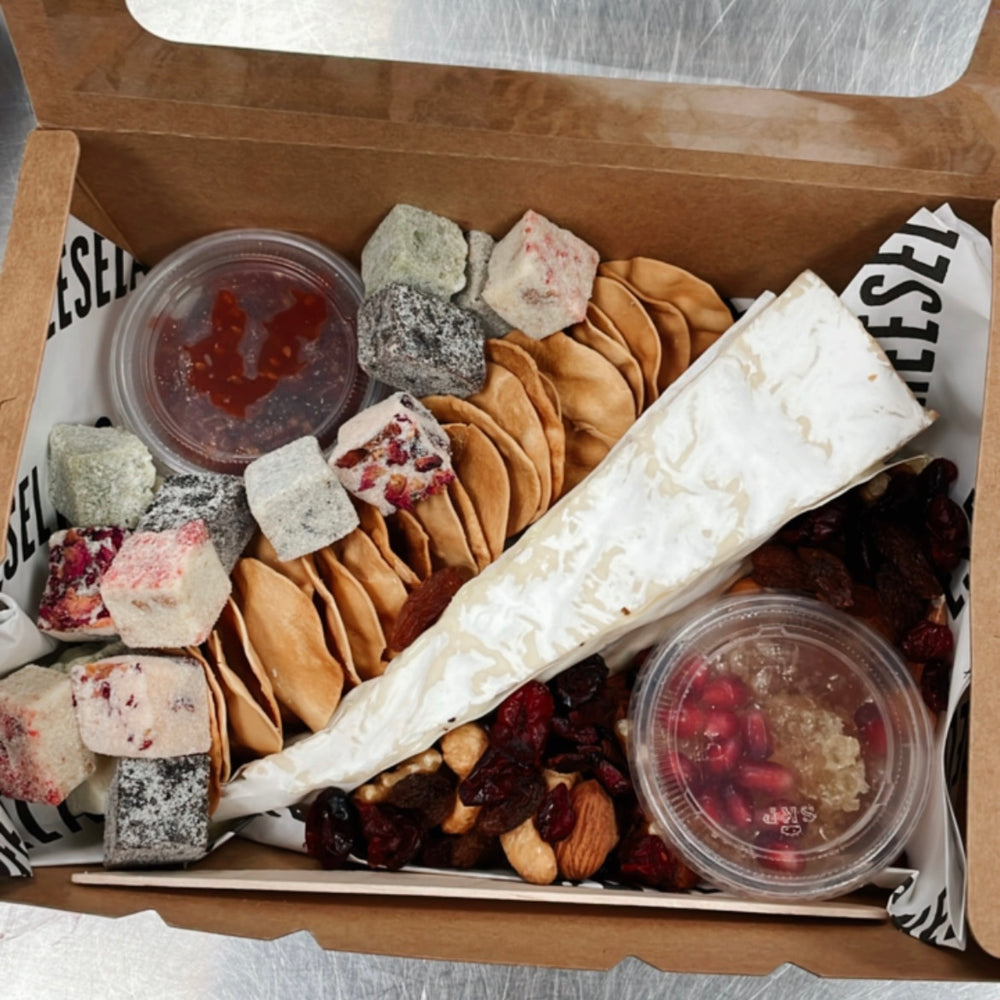 Chloe Platter / Truffle Brie Platter 